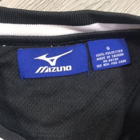 Mizuno Black & White Short Sleeve V-Neck Elastic Waist Biking Shirt size S - Picture 5 of 8